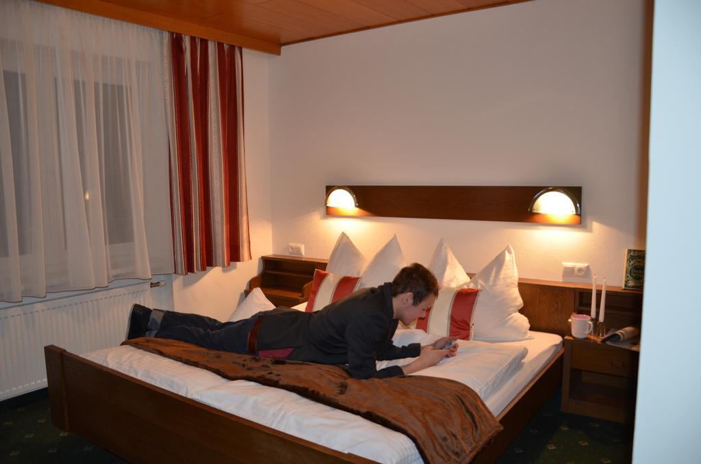 Haus Bergland Fieberbrunn Quarto foto